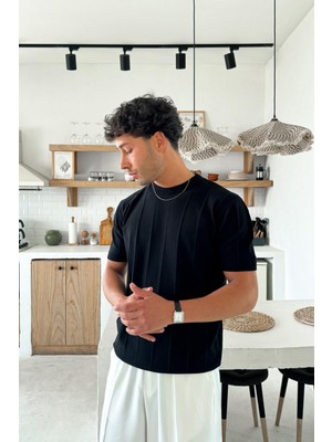 Çizgi Desenli Siyah Triko Tişört