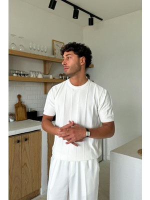 Çizgi Desenli Ekru Triko Tişört