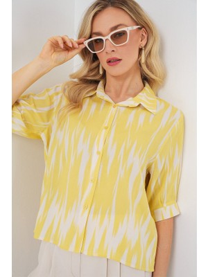 La Mode Istanbul Desenli Kısa Kol Crop Gömlek 20337 - Sarı