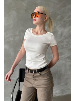 Beyaz Geniş Yaka Fittili Basic Kadın T-Shirt MG2293