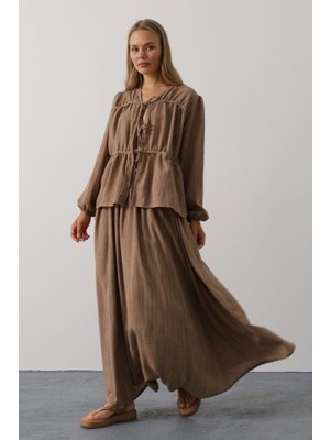 Modavera Önü Bağlamalı Etekli Takım - Toprak