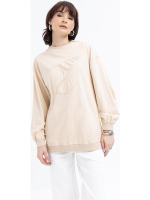 Bej-Önü Nakış Detaylı Sweat