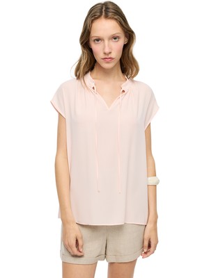 V-Yaka Düşük Kollu Bağcık Detaylı Bluz