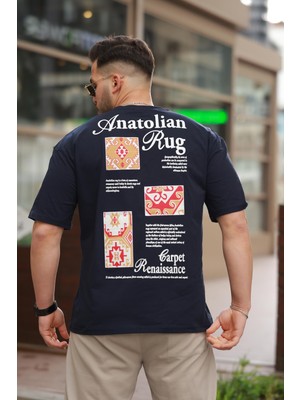 Miron Lacivert Anatolian Rug Sırtı Baskı Detaylı Oversize Kısa Kollu Tişört- 2520