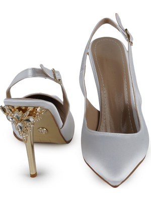 Fonda Arka Taş Detaylı Topuklu Ayakkabı