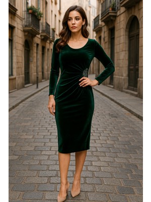 Ahes Shopping Kadın Uzun Kollu Yakası Açık Yanlardan Büzgülü Taş Detaylı Midi Kadife Elbise