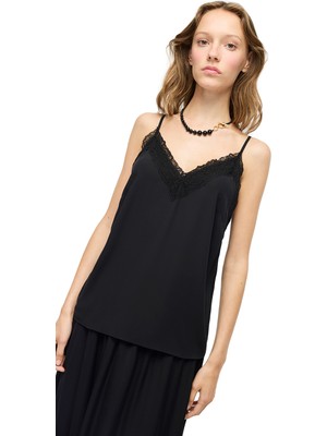 V-Yaka Dantel Detaylı Bluz