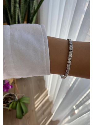 Özel Seri Xuping Minimal Yuvarlak Taşlı Silver Bileklik