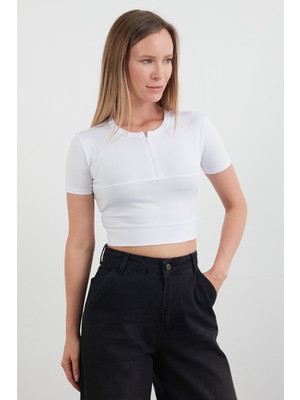 Basic Yarım Fermuarlı Dalgıç Kumaş Crop Tişört