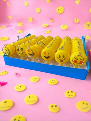 LED Işıklı Oyuncak Emoji Gülen Surat Anahtarlık 6 Adet