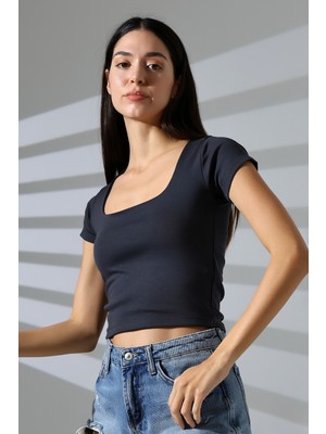 Kare Yaka Likralı Ribana Kumaş Kadın T-Shirt 21804 Füme