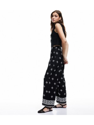 Koton Nakış Detaylı Normal Bel Geniş Paça Pantolon