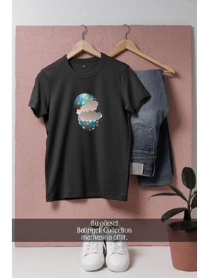 Oversize Kırılmış Paskalya Yumurtası  Tasarımlı Unisex T-Shirt