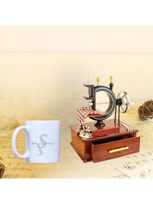 Kişiye Özel Nostaljik Dikiş Makinesi  Müzik Kutusu ve Bardak Hediye Seti