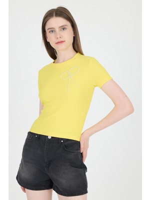 Sarı Inci Kurdele Işlemeli Crop Slim Fit Tişört 2229