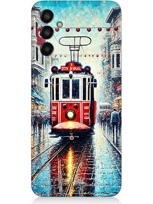 Samsung Galaxy M13 Uyumlu Yağmurlu Sokakta Kırmızı Tramvay  Desenli Silikon Kılıf