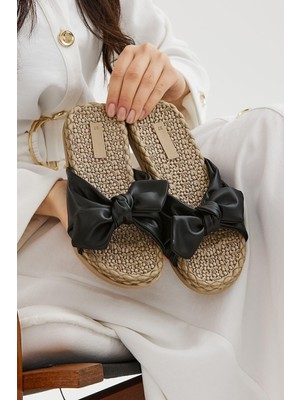 Moda Devrin Kadın Terlik Siyah Fiyonk Detaylı Kaymaz Taban ile Plajda Konfor Sağlar