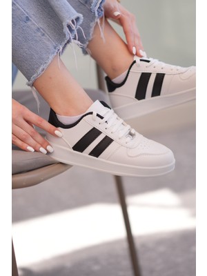 Solazer Kadın Günlük Beyaz Sneaker Düz Tabanlı PVC Malzeme ile Casual Kullanım için İdeal
