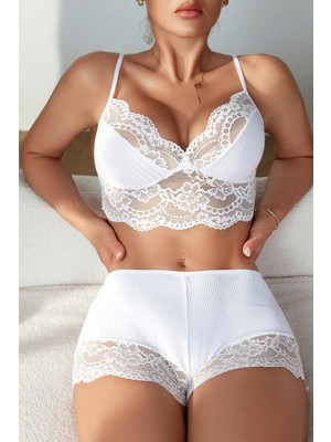 Kadın Beyaz Kaşkorse ve Dantel Detaylı Şortlu Gecelik Takım