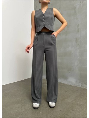 Astarlı Çizgili Yelek & Palazzo Pantolon Takım – Yüksek Bel, Geniş Paça