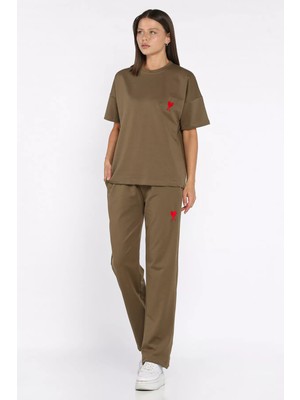 Kadın Kalp Nakışlı Bisiklet Yaka Tişört Pantolon Ikili Takım P-00017619