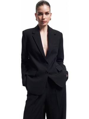 Koton Krep Kumaş Cepli Düğmeli Uzun Kollu Kruvaze Oversize Blazer Ceket