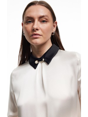 Koton Renk Kontrastlı Metal Aksesuarlı Uzun Kollu Bluz