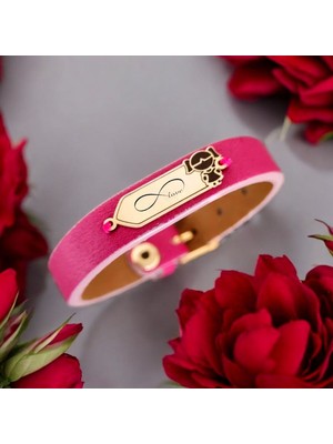 Archin Sonsuz Aşk Temalı Pembe Derili Kız Çocuk Motifli 14 Ayar Altın Plakalı Hediye Bileklik-454SEMBOL