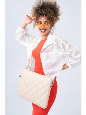 Morca Kapitone Laptop Kılıfı 15.6 & 16 Inç Bej