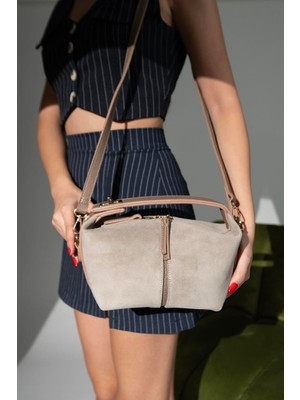 %100 Hakiki Süet Deri Fermuarlı Kapama ve Uzun Askı Detaylı Kadın El ve Omuz Çantası