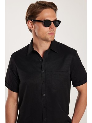 Tudors Erkek Regular Fit Klasik Kesim Kısa Kollu Pamuklu Tek Cepli Armürlü Siyah Gömlek
