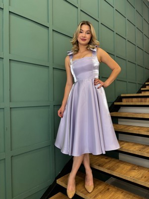 Dans Kadın Kurdele Detaylı Parlak Saten Kare Yaka Elbise