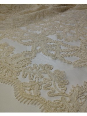 Krem Renkte Dantel (En  130 cm x Boy  210 Cm)