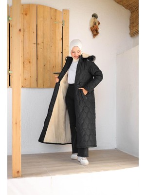 Kadın Tam Kürklü Kapüşonlu Kapitone Mont