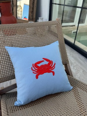 Re Marine Yengeç Nakışlı Kırlent Kılıfı  Mavi- Kırmızı