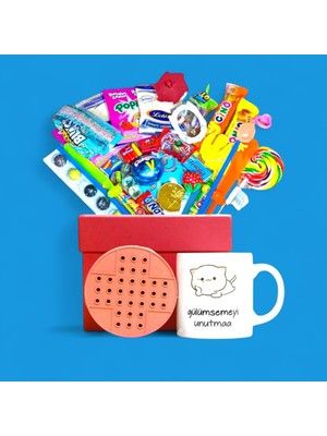 Nostaljik Lezzetler Zamana Direnen Hediyeler! Nostalji Temalı Kırmızı Hediye Kutusu ve Gülümsemeyi Unutma Baskılı Kupa Bardak