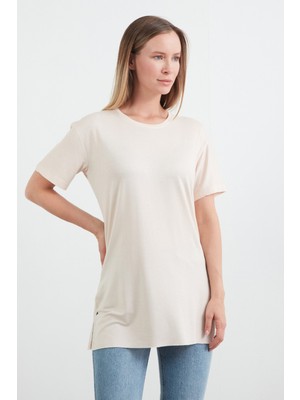 Basic Bisiklet Yaka Yanları Yırtmaçlı  Likralı Salaş Tişört