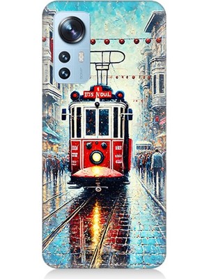 Xiaomi 12 Uyumlu Yağmurlu Sokakta Kırmızı Tramvay  Desenli Silikon Kılıf