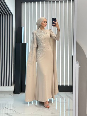 Suzana Kumaş Dört Mevsim Pelerin Detaylı Taşlı Uzun Tesettür Abiye Elbise