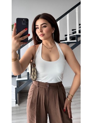 Beyaz Halter Yaka Boyundan Geçme Bluz
