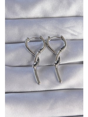 Pirinç Gümüş Renk Sarmal Çubuk Tasarımlı Uzun Küpe