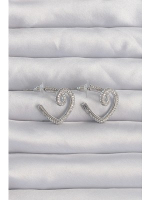 Pirinç Gümüş Renk Zirkon Taşlı Kıvrımlı Yarım Kalp Küpe