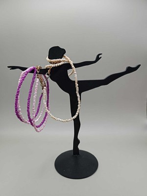 Şık Siyah Balerin Takı Düzeni, Zarif ve Kullanışlı Tasarım