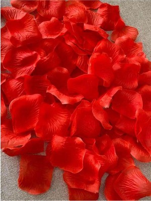 Kırmızı Yapay Gül Yaprağı, 5X5CM, 96 Adet, Doğal Görünüm ve Şık Tasarım.