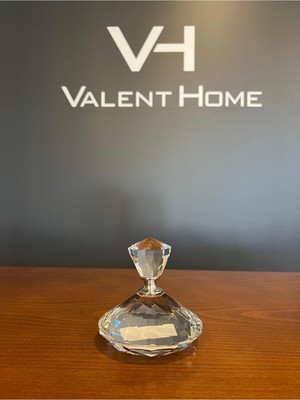 Renkli Metalik Dekoratif Şişe, Şık ve Modern Ev Aksesuarı, Estetik Tasarım