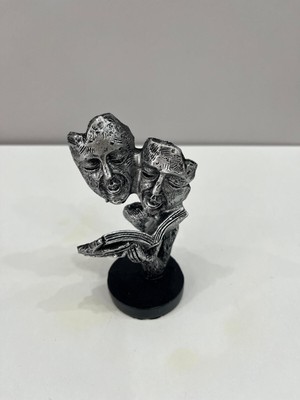 Gri Renkli Dekoratif Minyatür Yüz Heykel, Kitap Okuyan Detaylı Tasarım