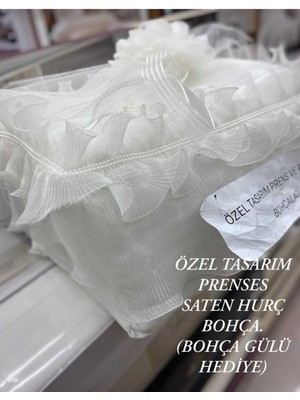 About The Perfect Özel Tasarım Ekru Satèn Fermuarlı Prenses Bohça ve Gül Detaylı Hediye