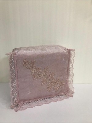 About The Perfect Kadife Pudra Nişan Hurcu, Şık ve Zarif Tasarım, Pembe Renk Seçeneğiyle.