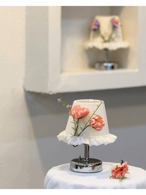 Krem Renkli Kablosuz Masa Lambası, Şık ve Kullanışlı Aydınlatma Parçası