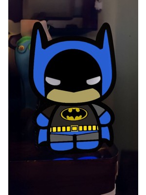 Çocuklar Için Renkli Batman Temalı Gece Lambası, Güvenli ve Sevimli Tasarım